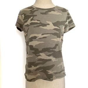 Athleta Green Camo Daily Organic T-Shirt Size Small